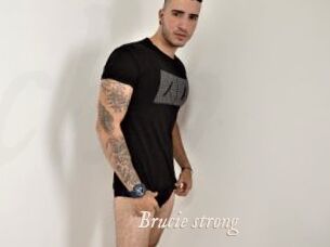 Brucie_strong