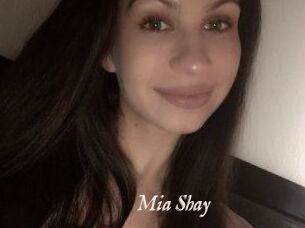 Mia_Shay