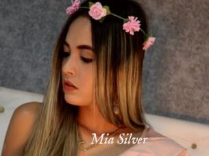 Mia_Silver