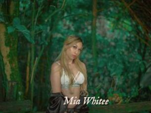 Mia_Whitee