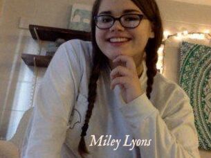 Miley_Lyons