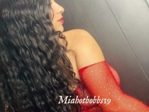 Miahotbobbs19